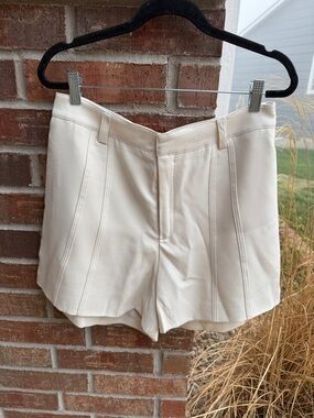 RIHOAS Ladies L Cream High-Waist Tailored/Pleated Women's Shorts 🩳 NwT